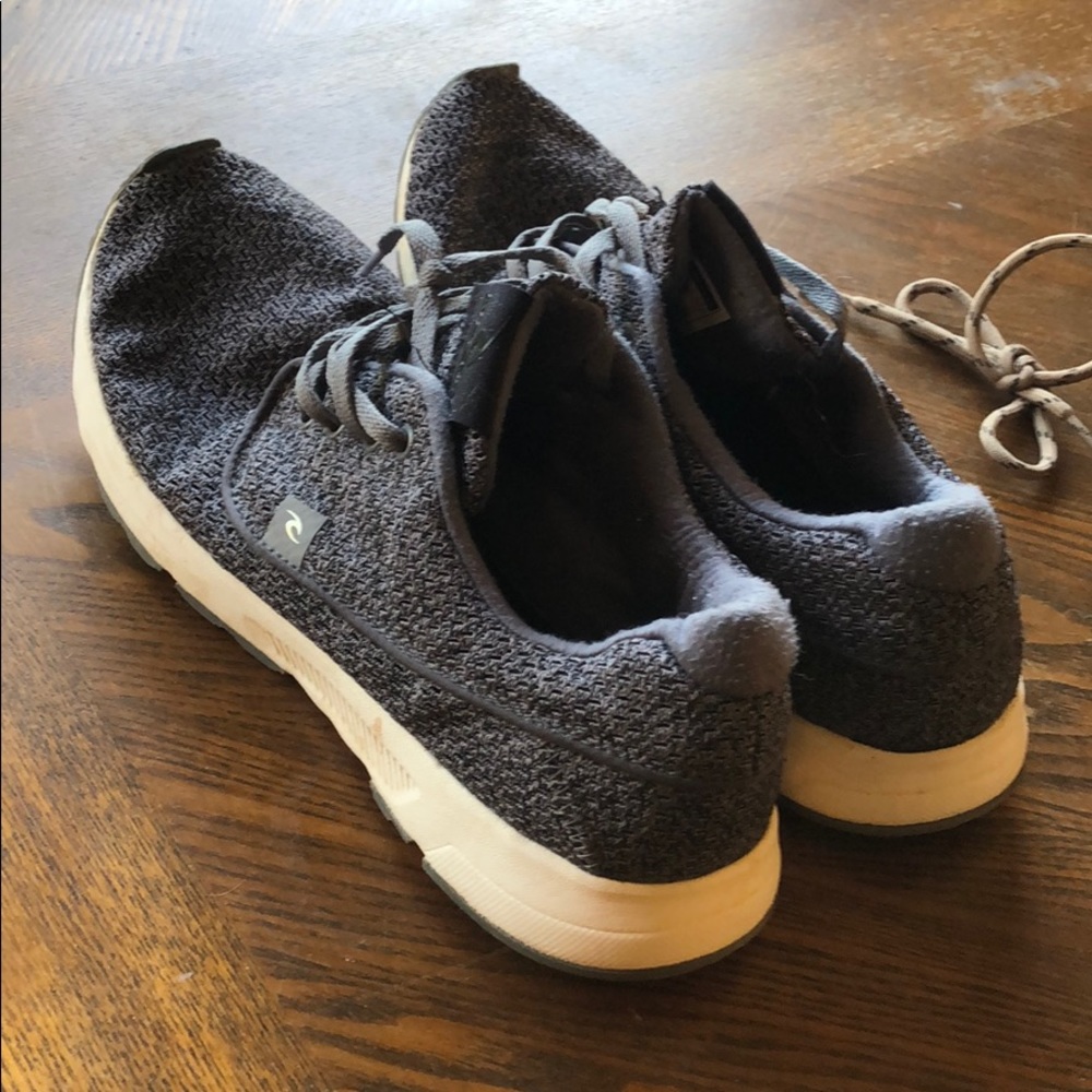 Running shoes by Rip Curl - Picture 2 of 2